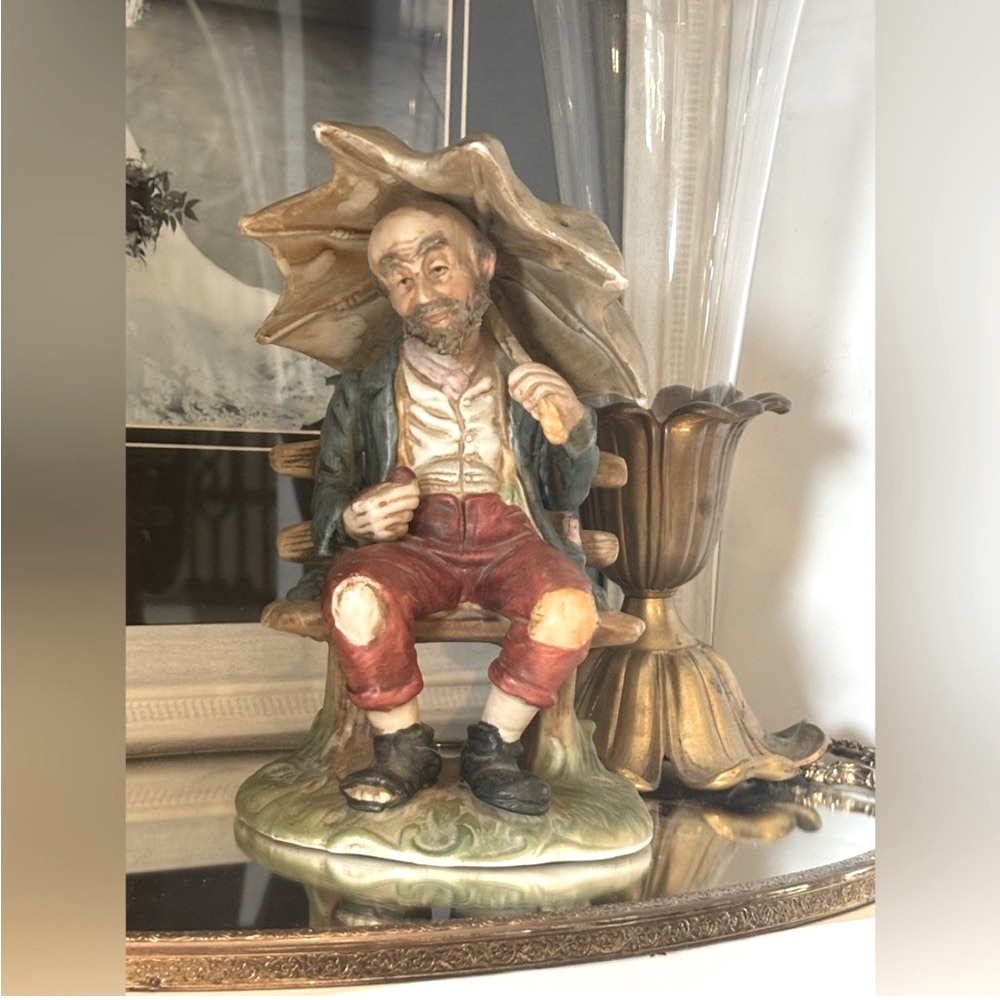 Vintage Capodimonte Hobo Figurine. 8"T Unmarked | Porcelain | Folk Art EUC